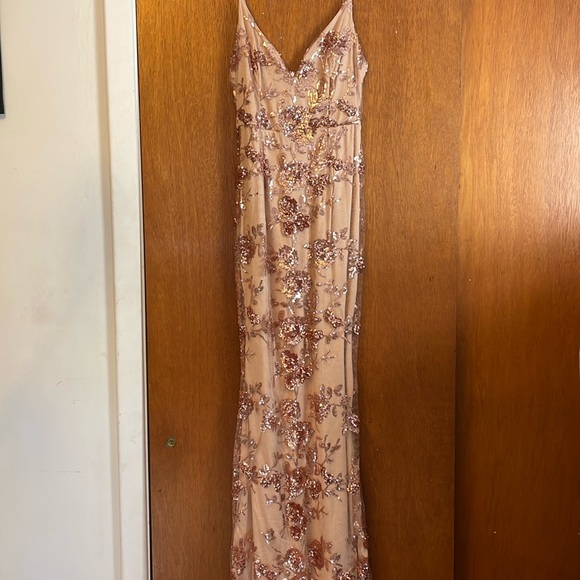 Lulus gown - Picture 1 of 5